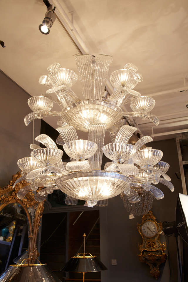 Murano engraved glass chandelier, two levels, 18 lights, and lighting inside the two bowls